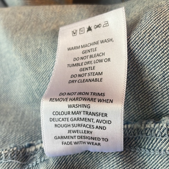 Showpo. (4) NWT light blue wash denim belted halter mini dress zip entry sexy - Picture 10 of 10